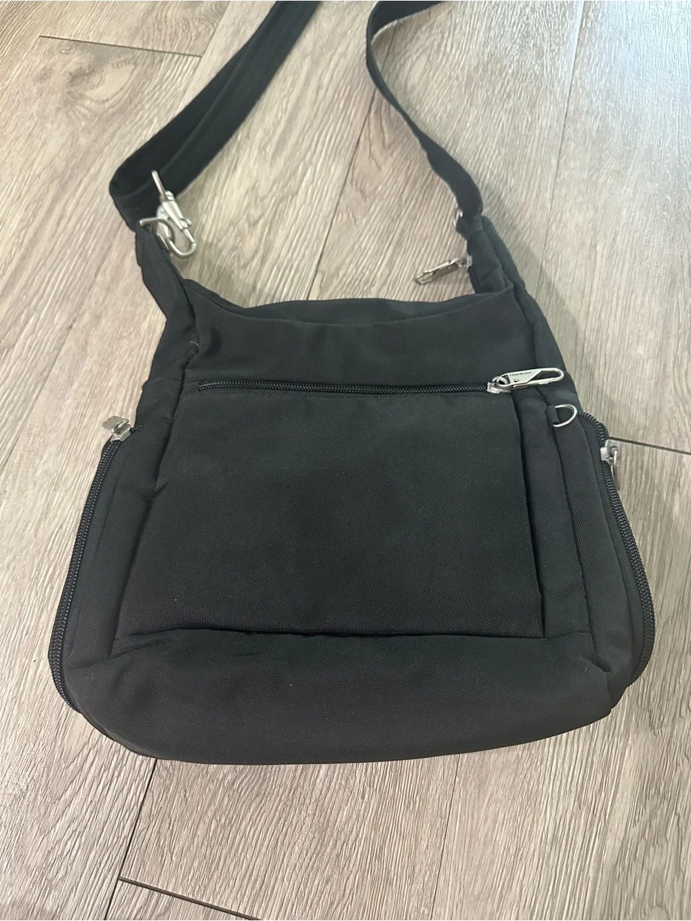 Travelon Midnight Black Anti-Theft Classic Messenger Crossbody Bag Purse